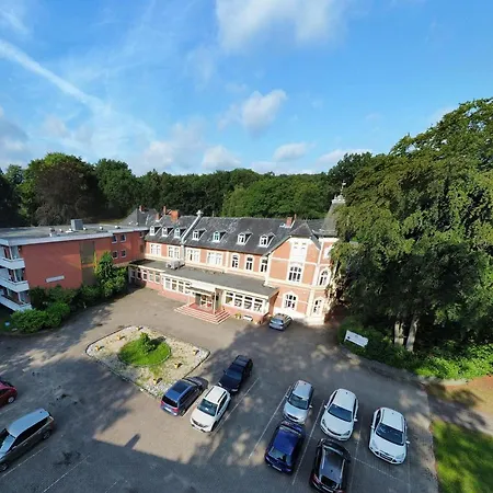 Parkhotel Keck - Castillo Del Bosque 3*