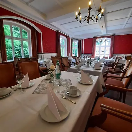 Parkhotel Keck - Castillo Del Bosque 3*