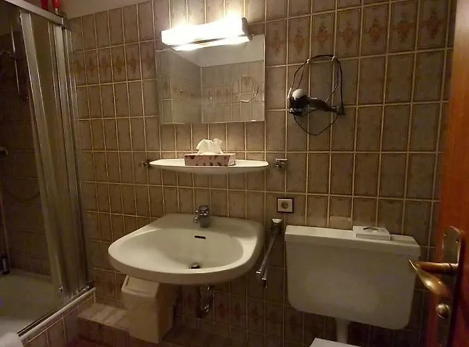 Parkhotel Keck - Castillo Del Bosque 3*