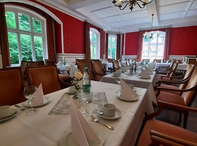 Parkhotel Keck - Castillo Del Bosque 3*